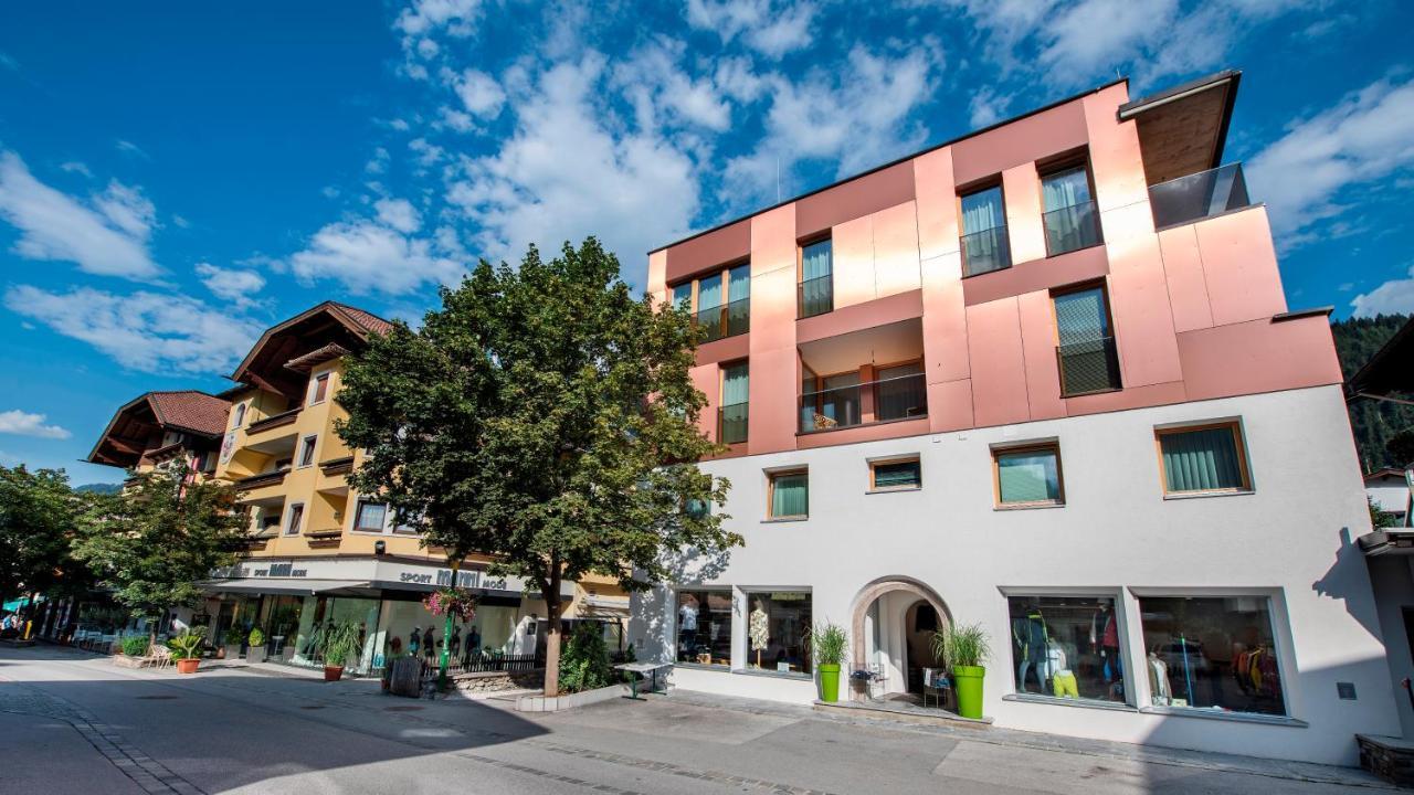 Manni Home - Rooms & Apartments Mayrhofen Exterior photo